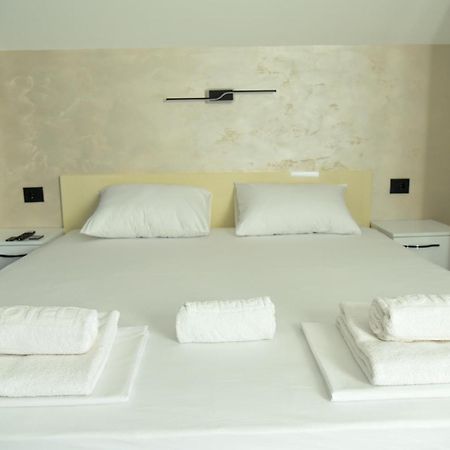 Hotel Pansion Eden à Ni Extérieur photo