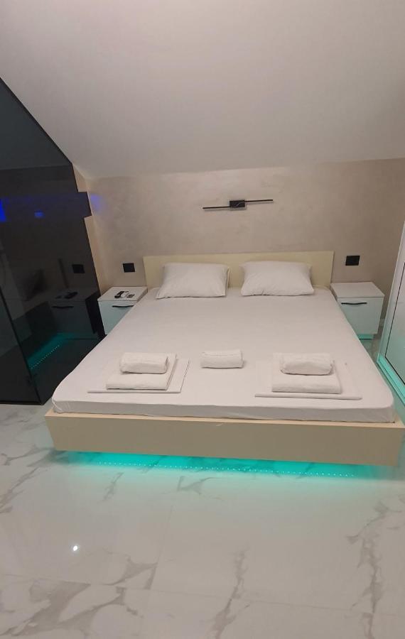 Hotel Pansion Eden à Ni Extérieur photo