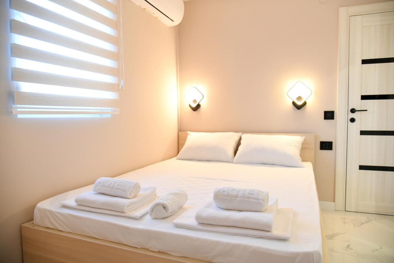 Hotel Pansion Eden à Ni Extérieur photo