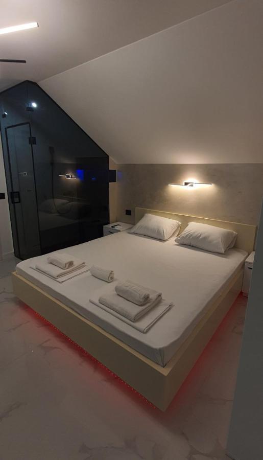 Hotel Pansion Eden à Ni Extérieur photo